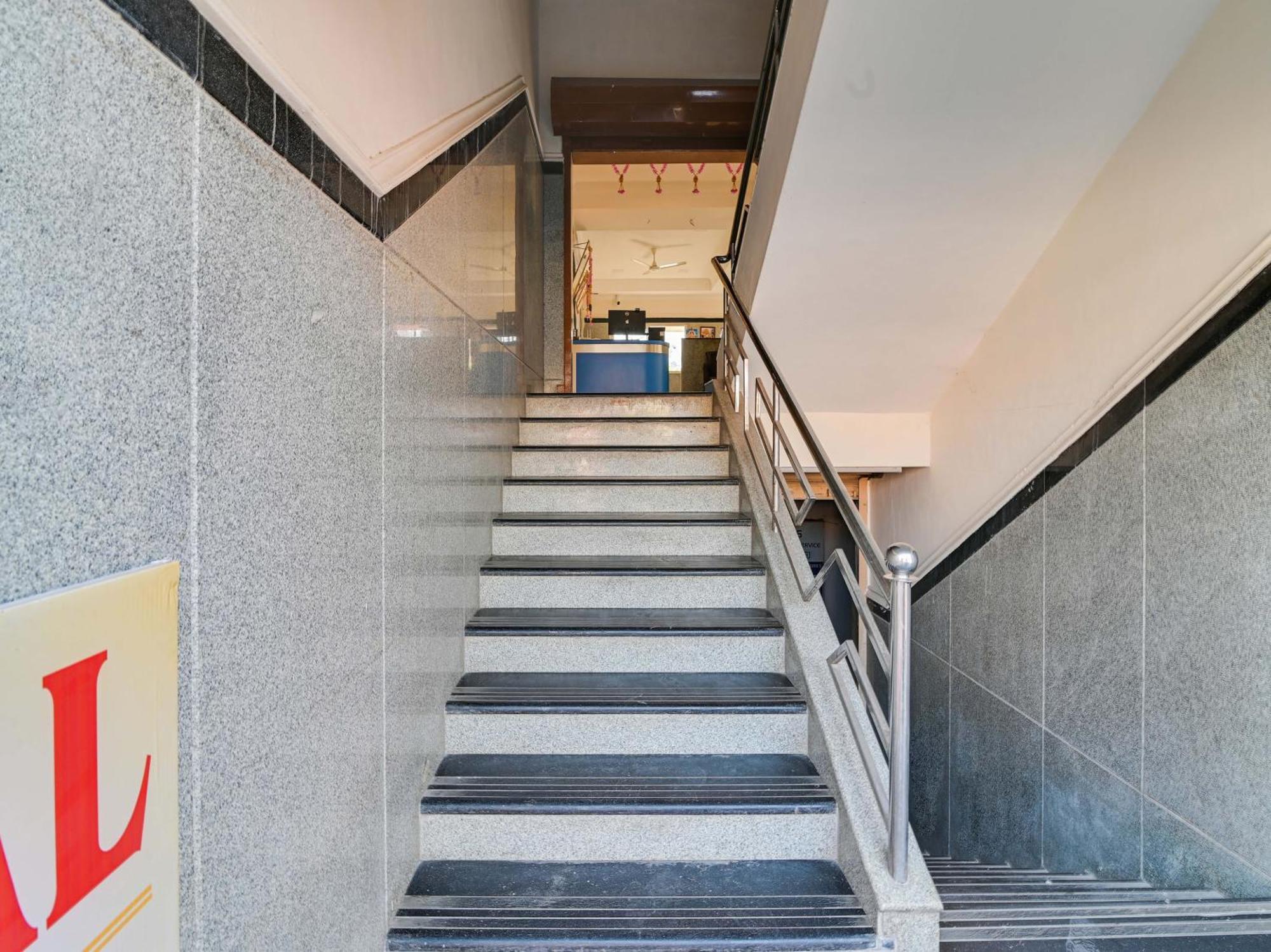 Hotel O Rj Royal Inn Vellore Εξωτερικό φωτογραφία